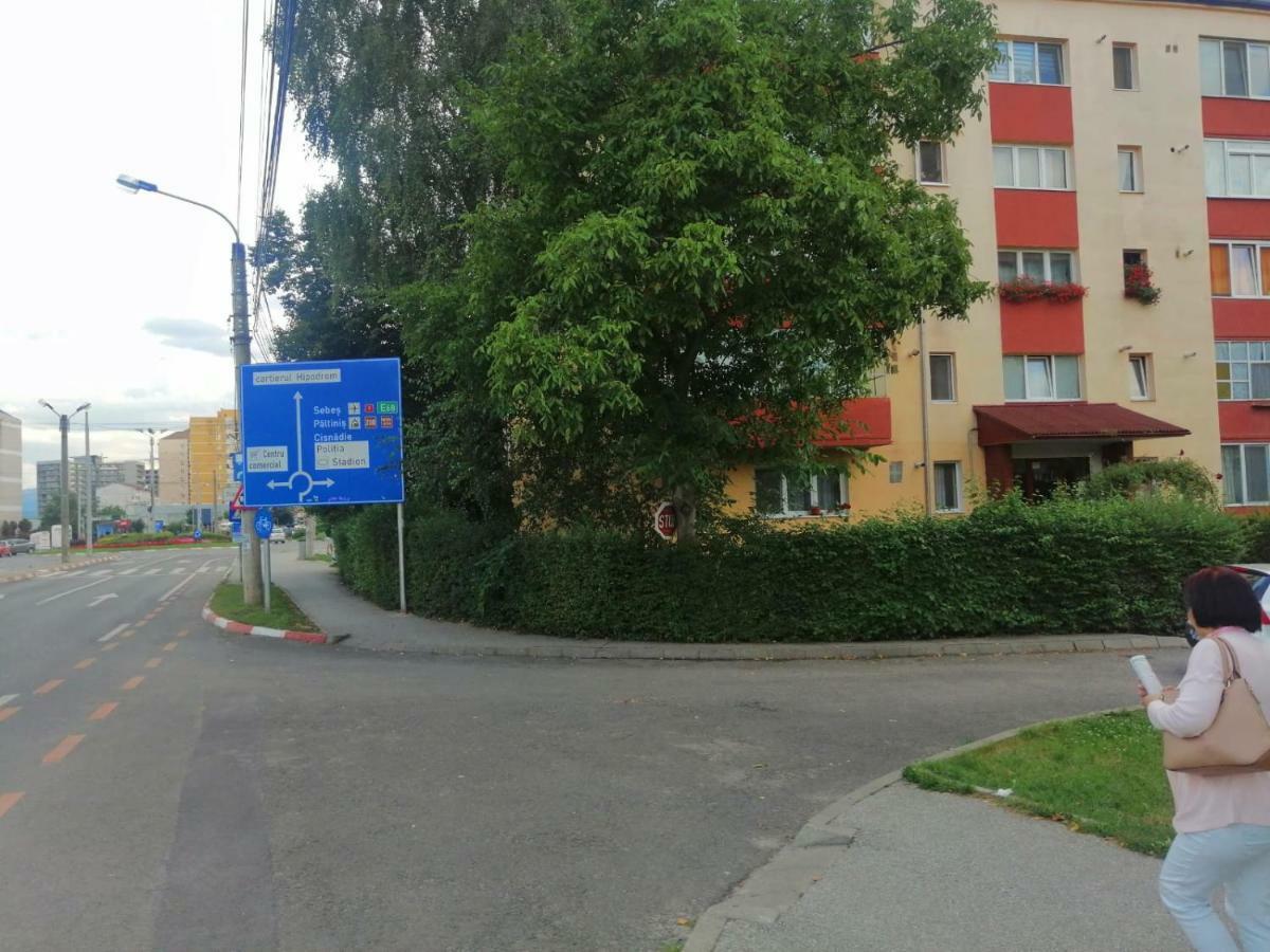 Appartement Apartament Ada à Sibiu Extérieur photo